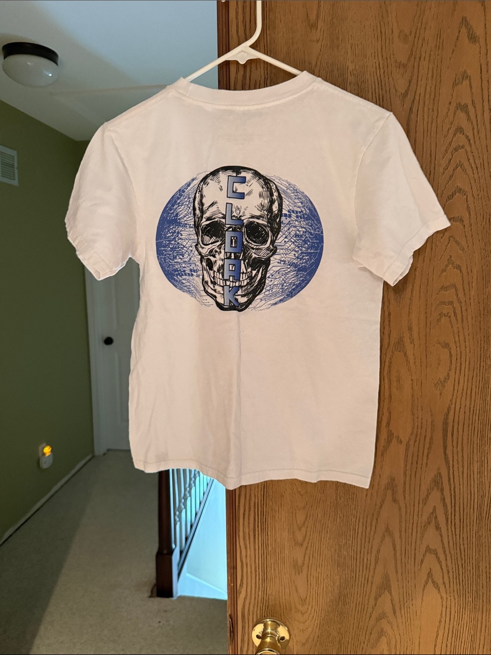 White Short Sleeve Graphic Tee with Blue Skull Motif